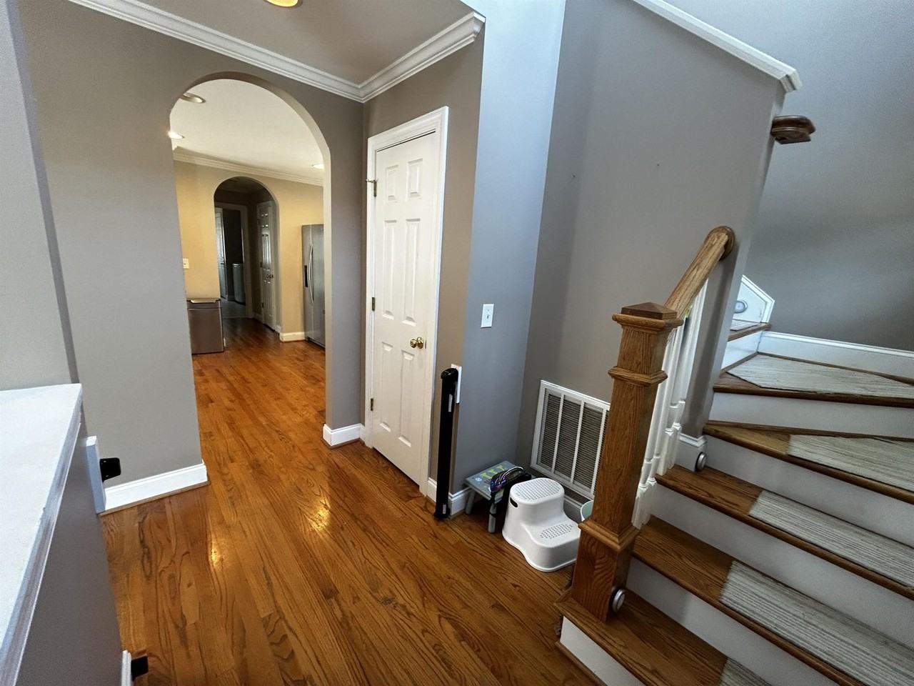 200 Village Way - Photo 4 of 21