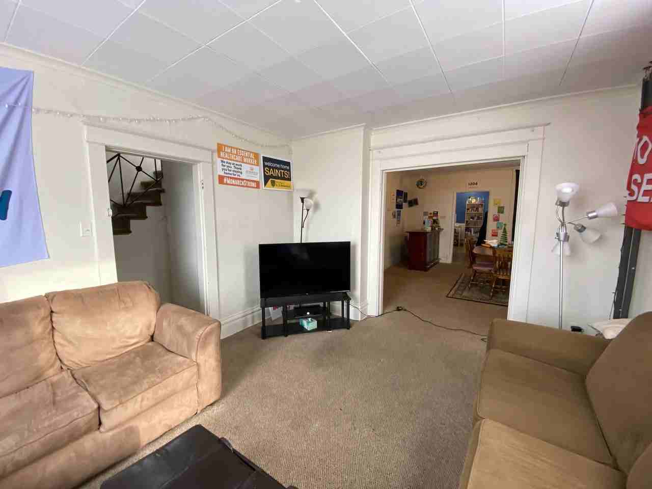 1204 Kenwood Ave - Photo 2 of 19