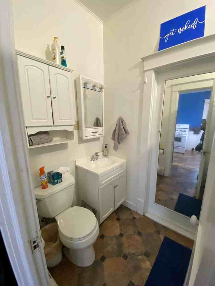 1204 Kenwood Ave - Photo 6 of 19