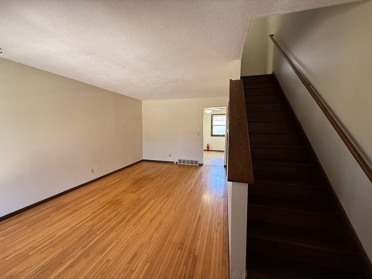 2833 31st Ave S - Photo 5 of 23