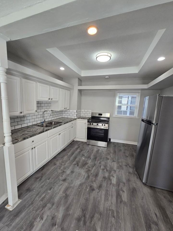 3434 Olive St - Photo 6 of 13