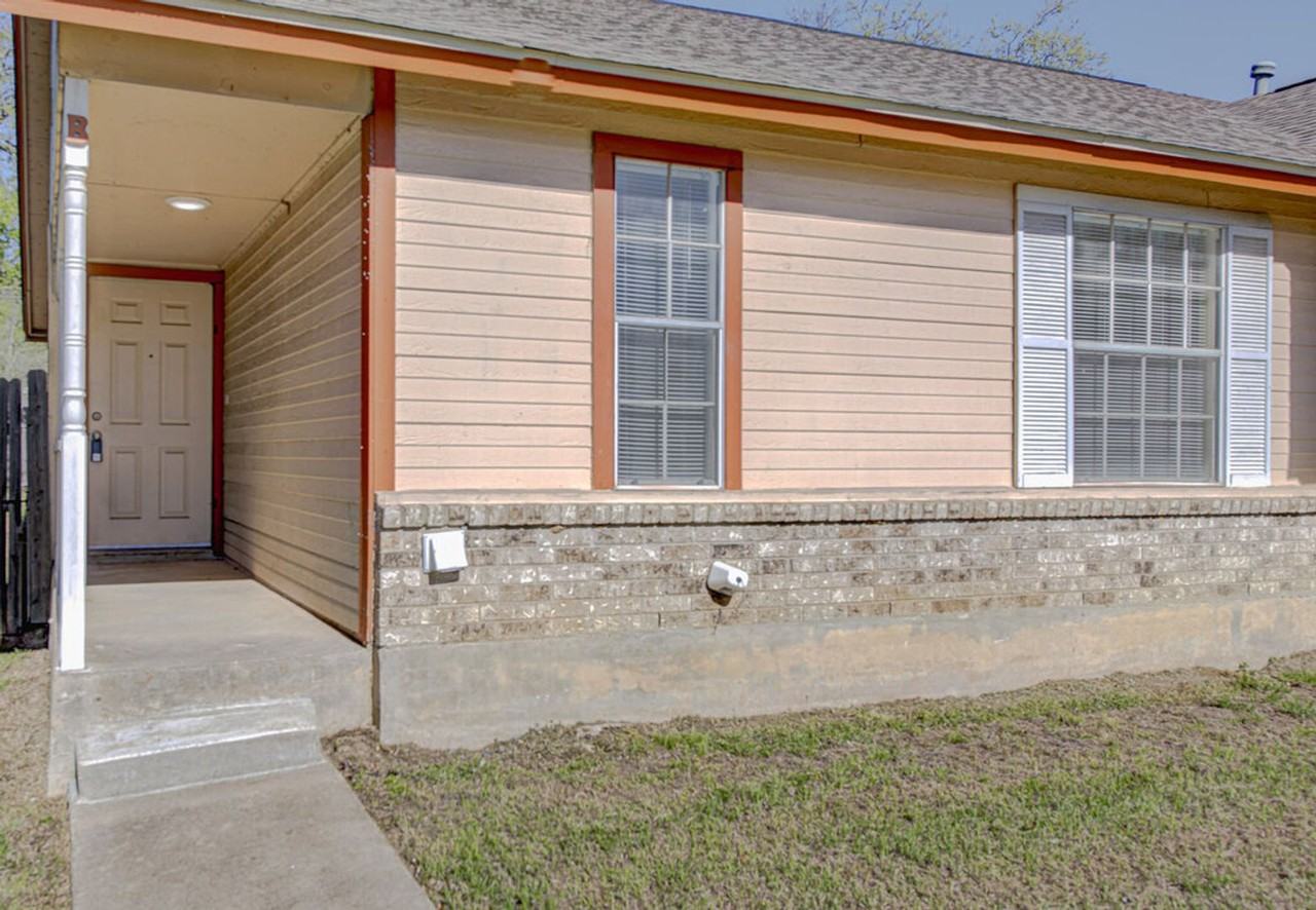 8118 W Gate Blvd - Photo 3 of 20