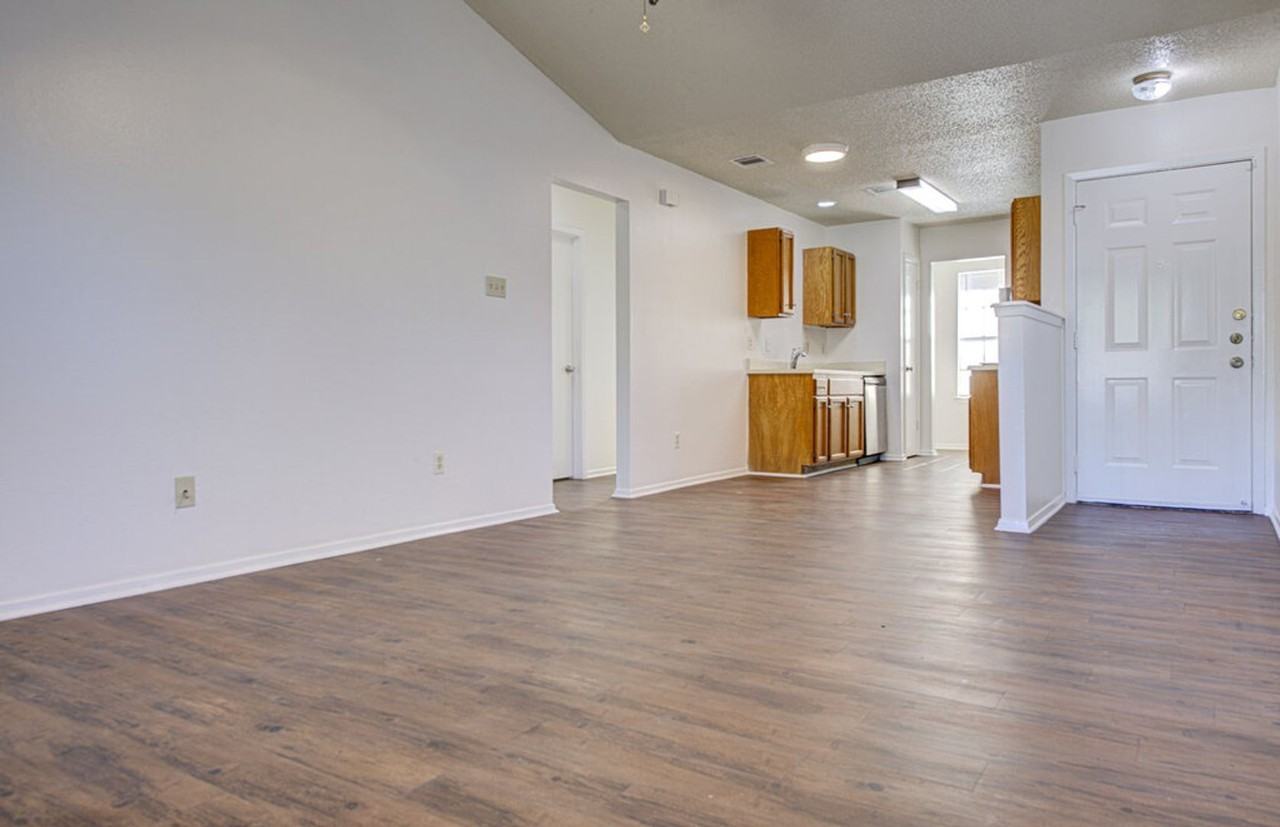 8118 W Gate Blvd - Photo 5 of 20