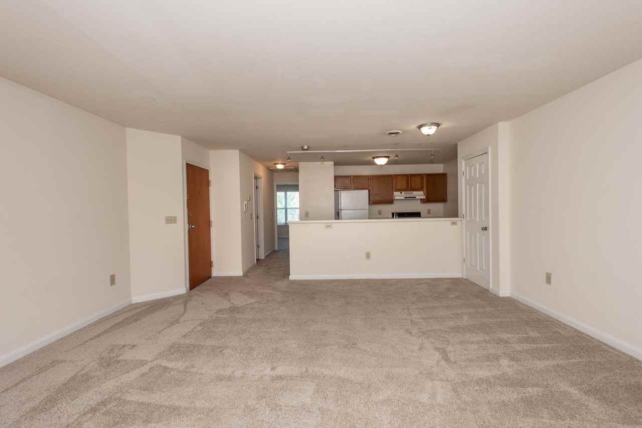 Walk to UC & UC Medical | 1BR/2BR Apartments - Photo 4 of 45