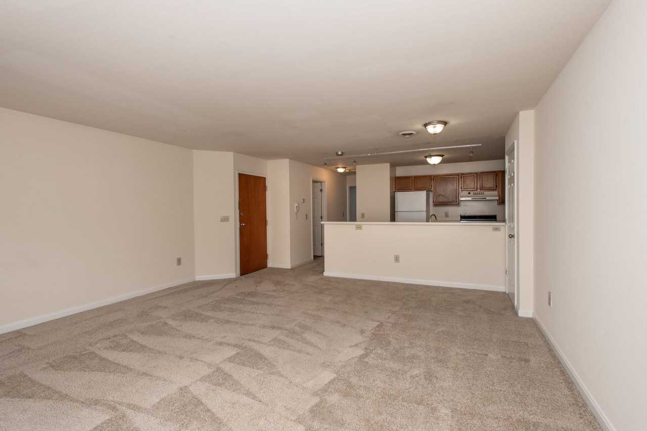 Walk to UC & UC Medical | 1BR/2BR Apartments - Photo 5 of 45