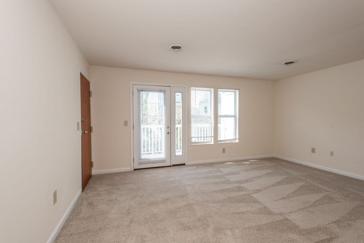 Walk to UC & UC Medical | 1BR/2BR Apartments - Photo 7 of 45