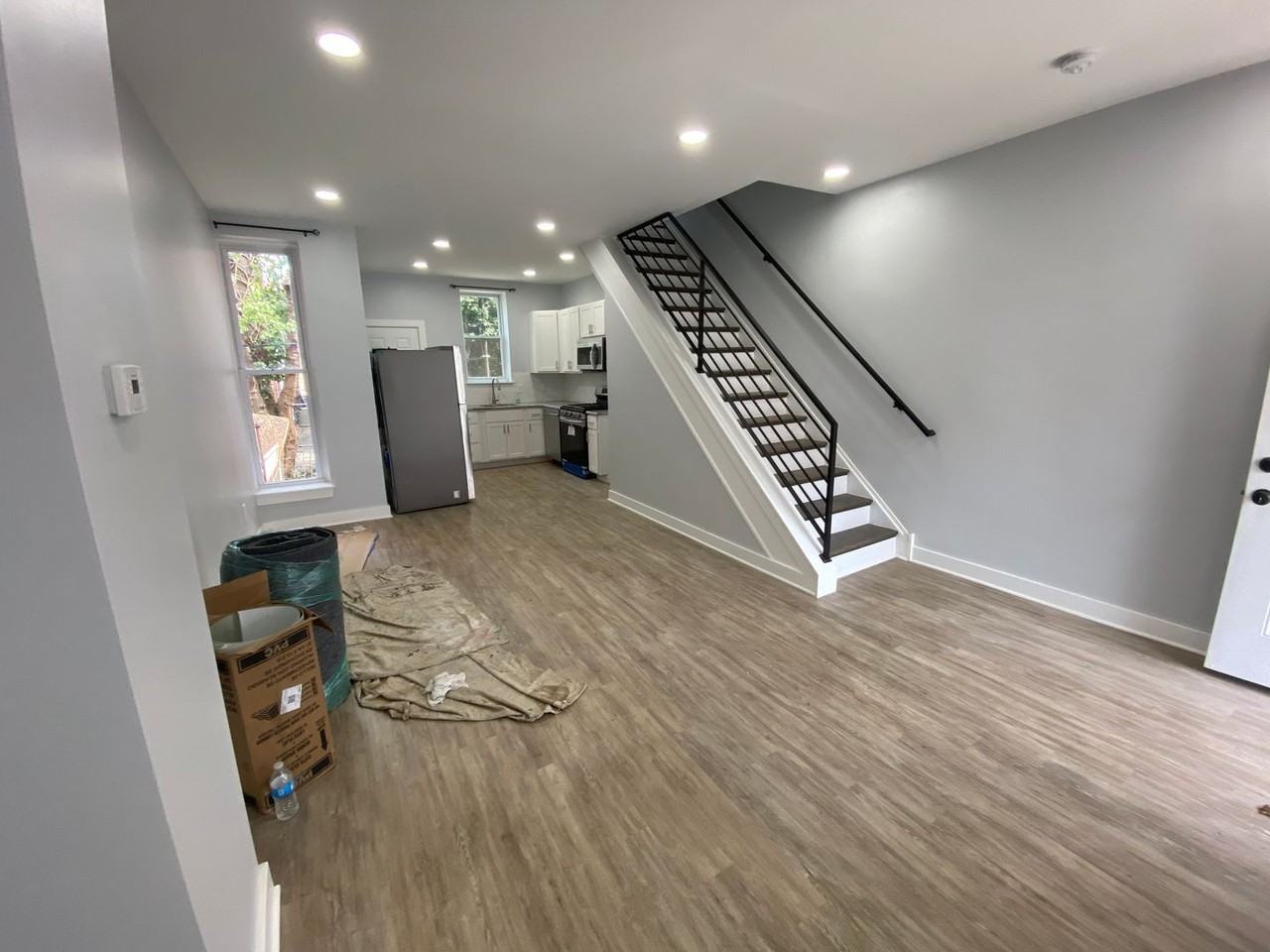 1231 S Peach St - Photo 2 of 11