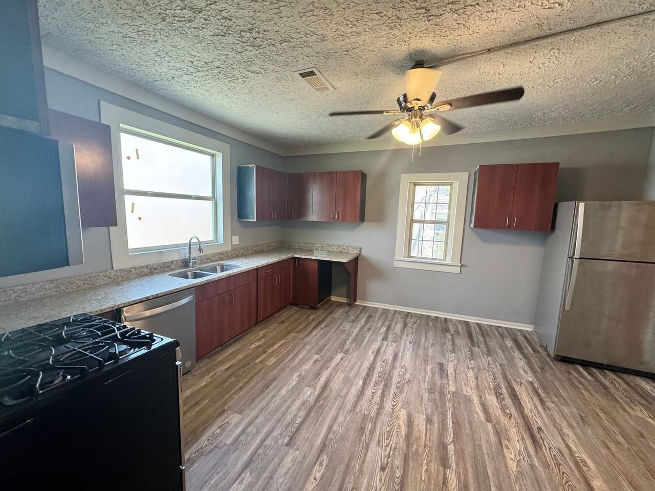 74 Martin Luther King Jr Dr - Photo 5 of 30