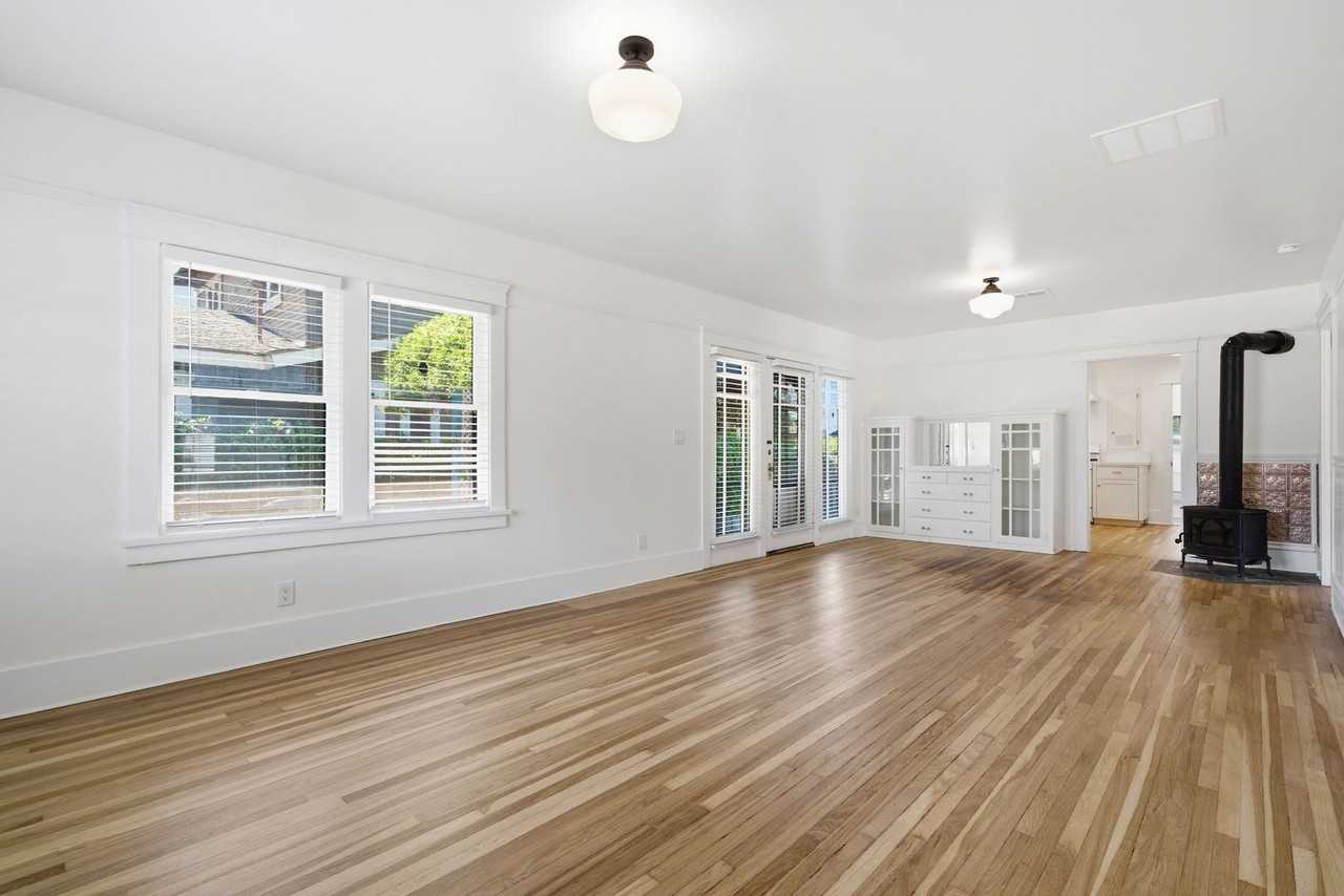 150 N Cambridge St - Photo 2 of 17