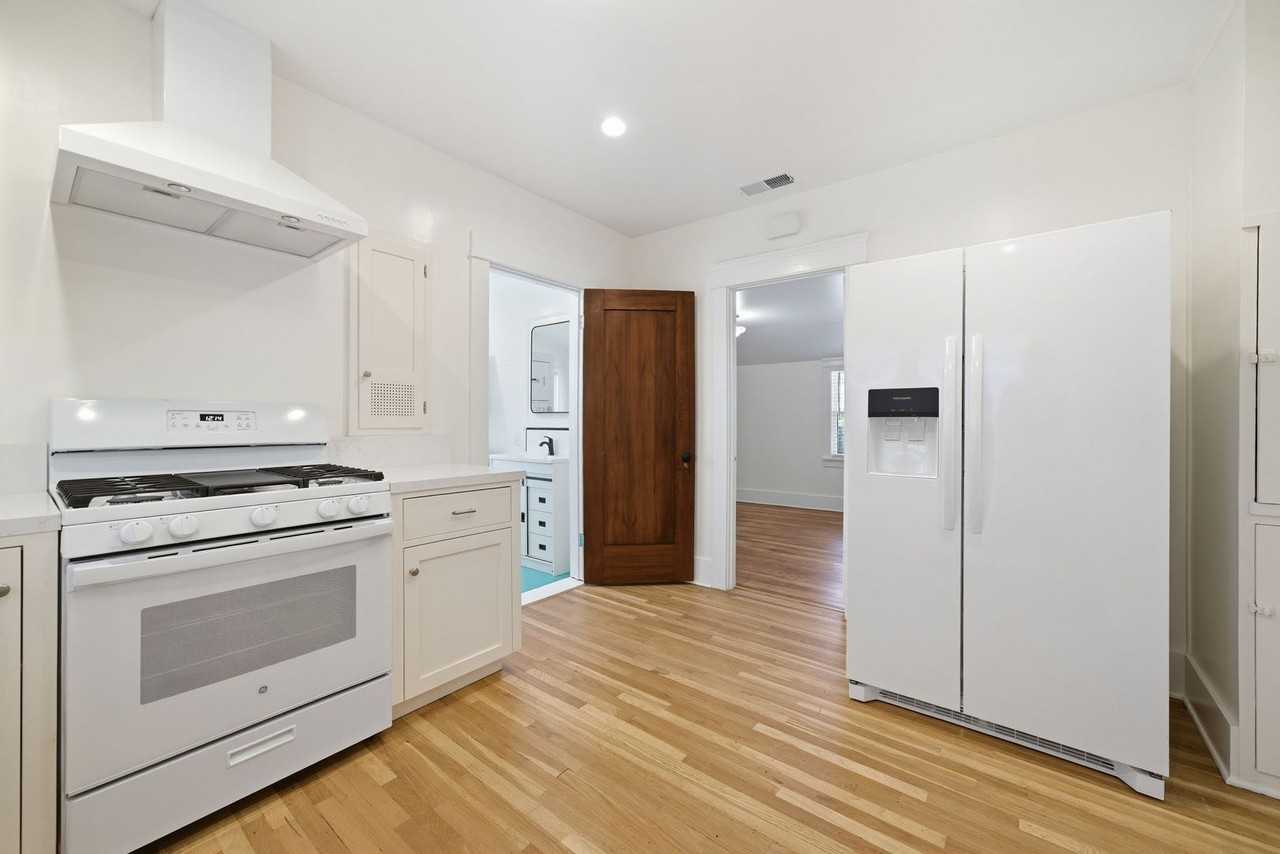 150 N Cambridge St - Photo 7 of 17