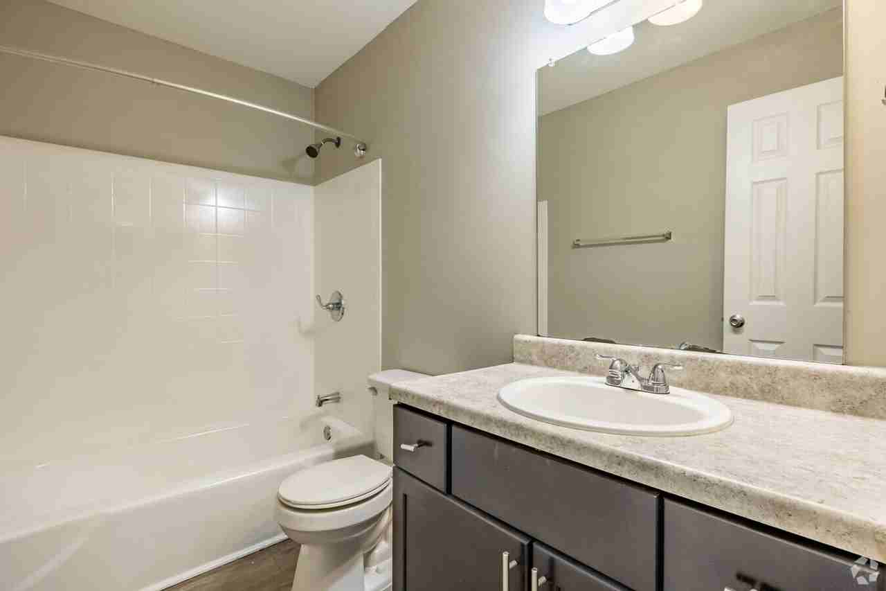 1914 Bodwin Pl - Photo 6 of 18