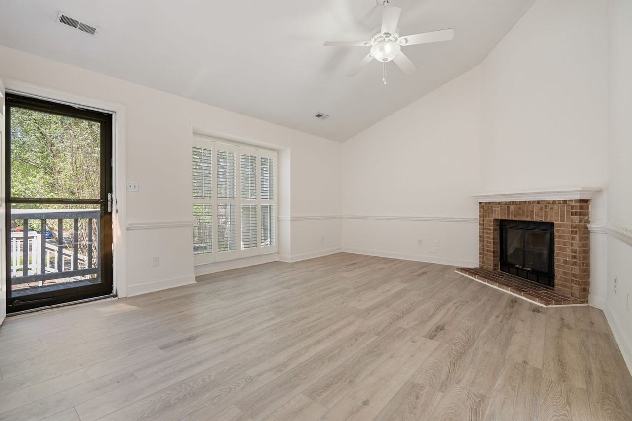 200 W Woodcroft Pkwy - Photo 6 of 22