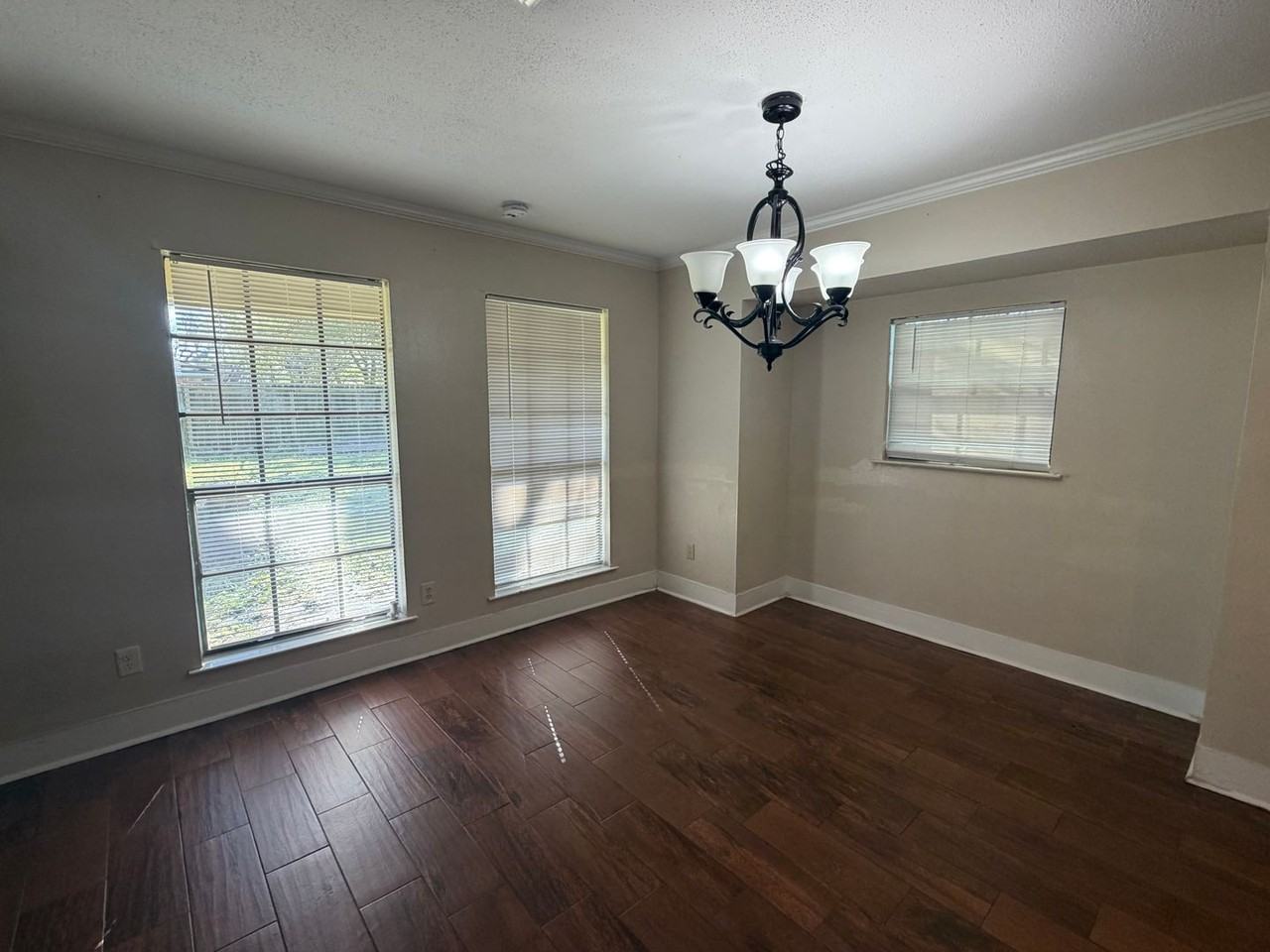 233 Sunflower Dr - Photo 3 of 12