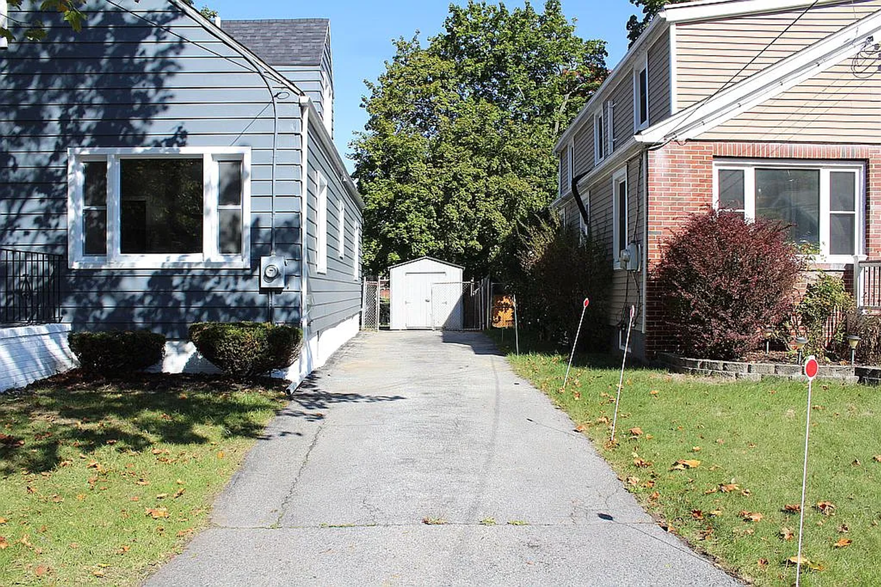 35 Clark St - Photo 4 of 50