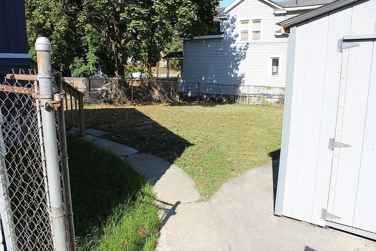 35 Clark St - Photo 5 of 50