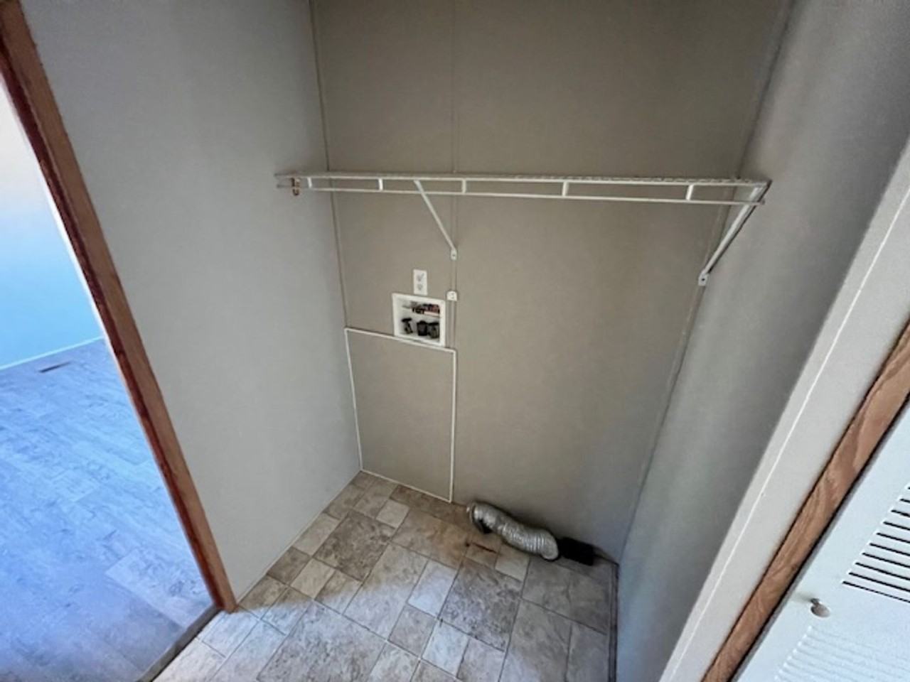 885 William Vause Ln - Photo 5 of 11