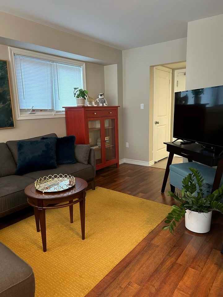 1418 Simcoe St S - Photo 4 of 11