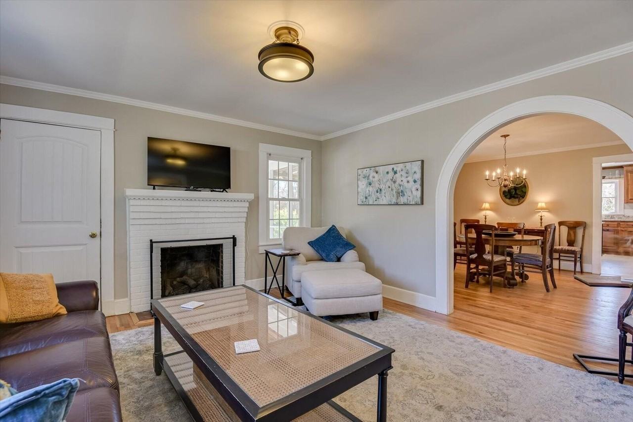 126 Horry St Se - Photo 2 of 45