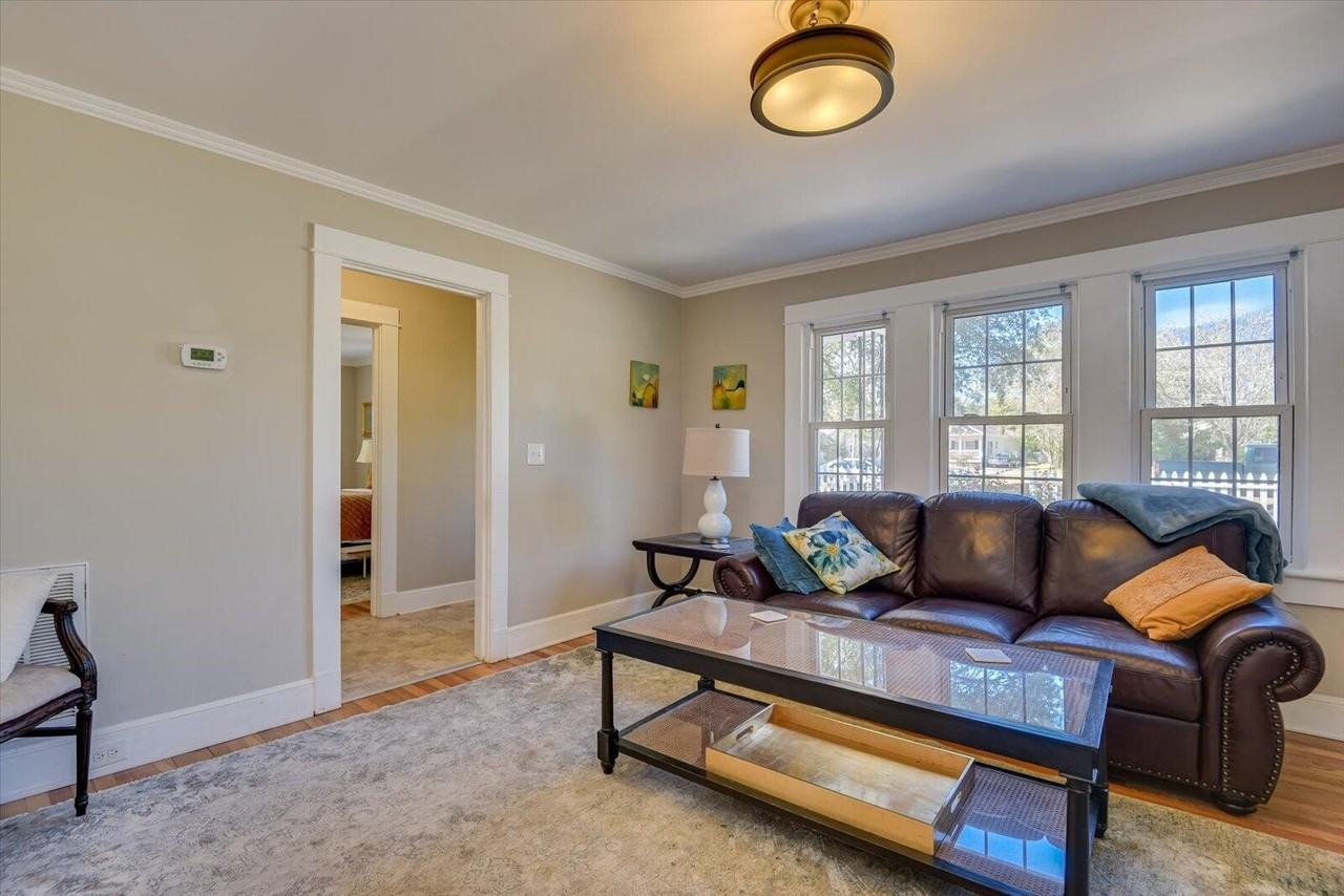 126 Horry St Se - Photo 4 of 45