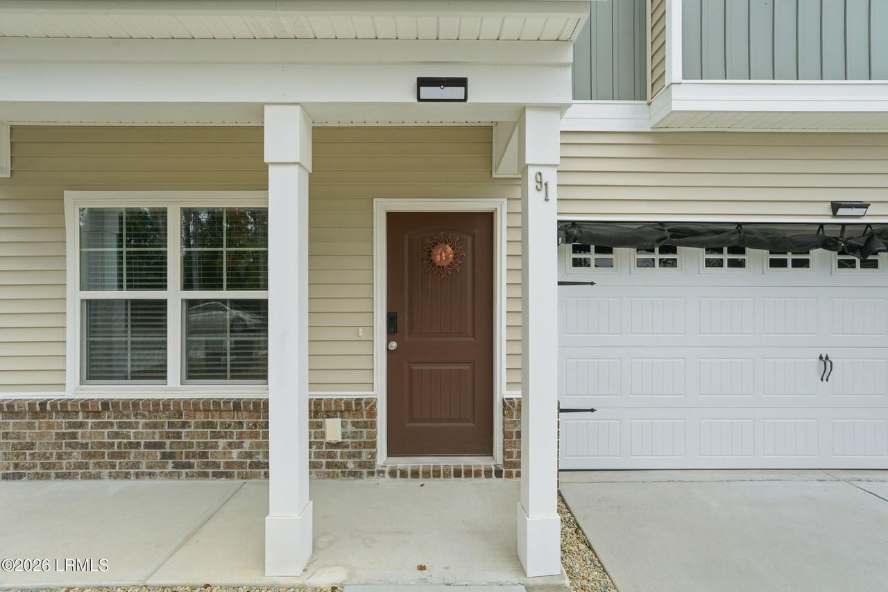 91 Chestnut St - Photo 4 of 25