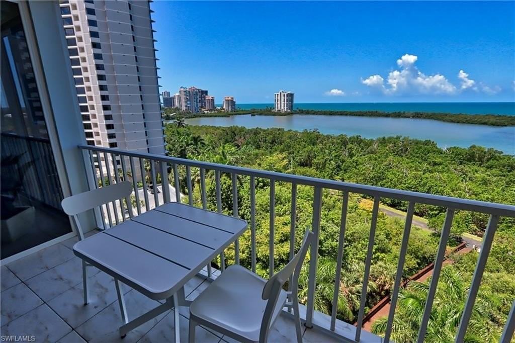 5550 Heron Point Dr Apt 902