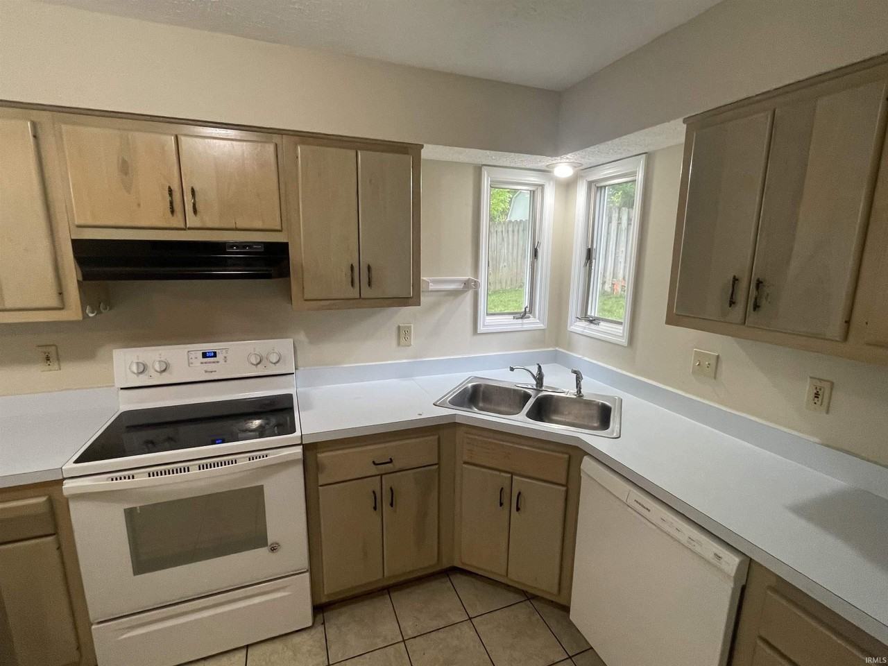 1608 S Highland Ave - Photo 5 of 20