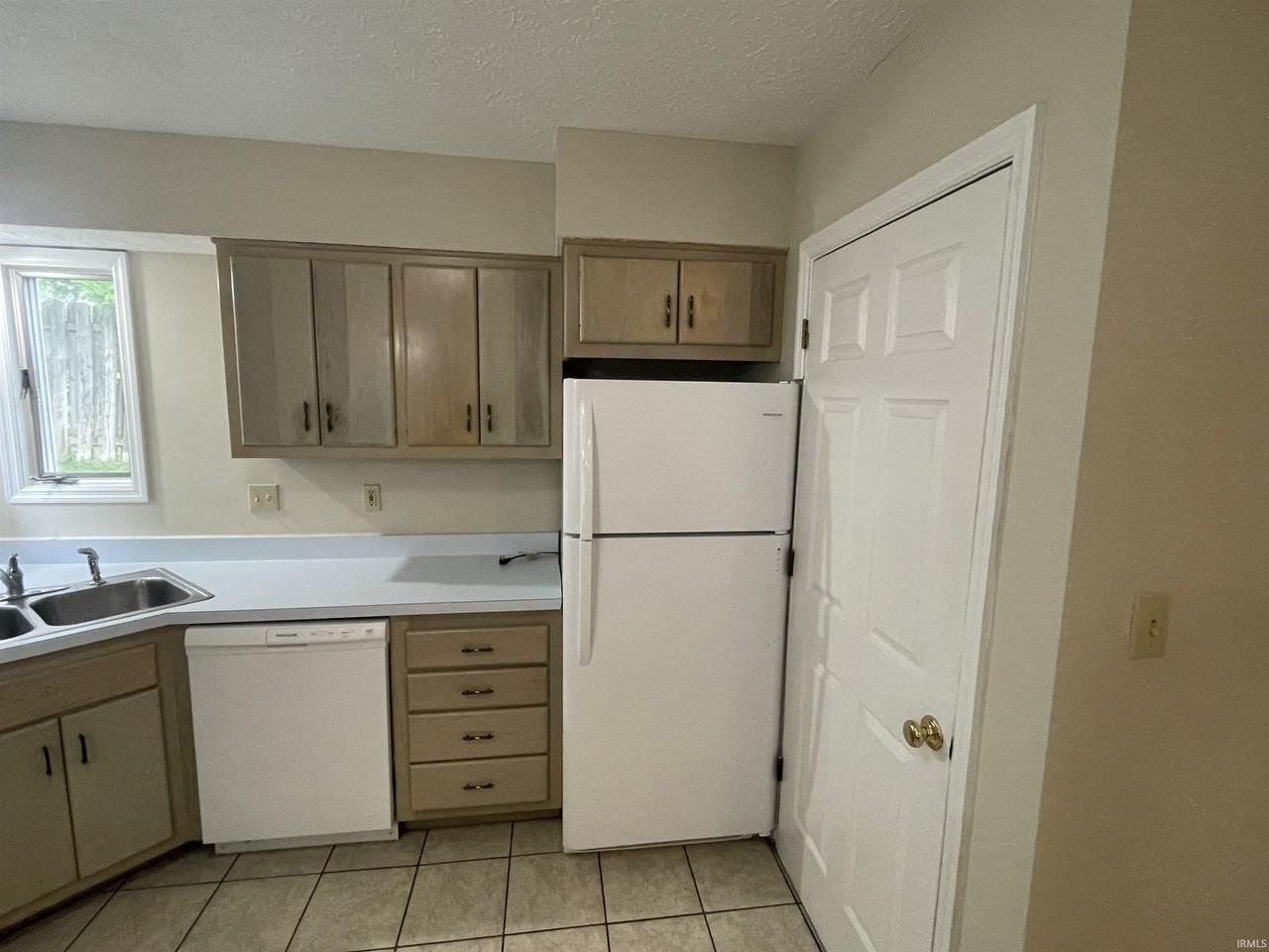 1608 S Highland Ave - Photo 6 of 20