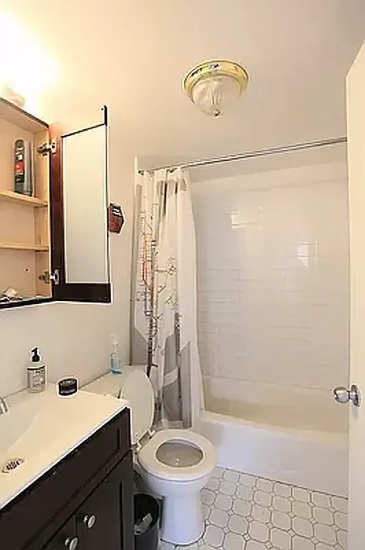 259 Elizabeth St #PHA - Photo 3 of 8