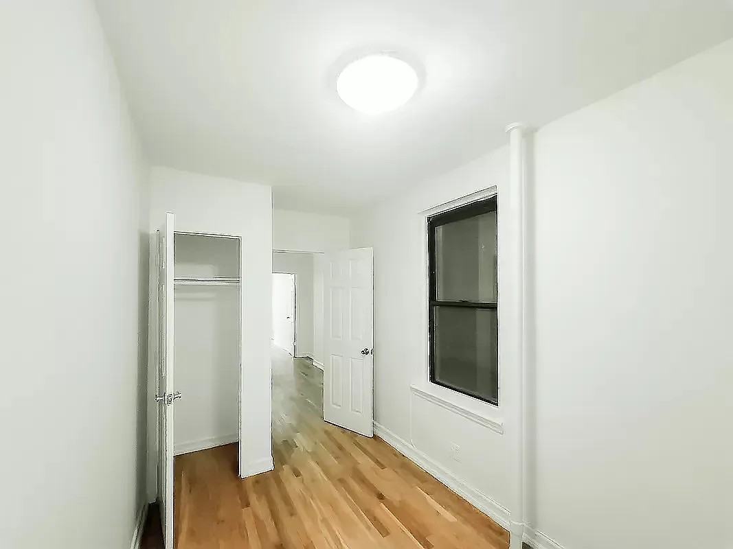 533 W 49th St #2FW - Photo 3 of 7