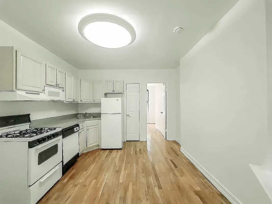 533 W 49th St #2FW - Photo 5 of 7