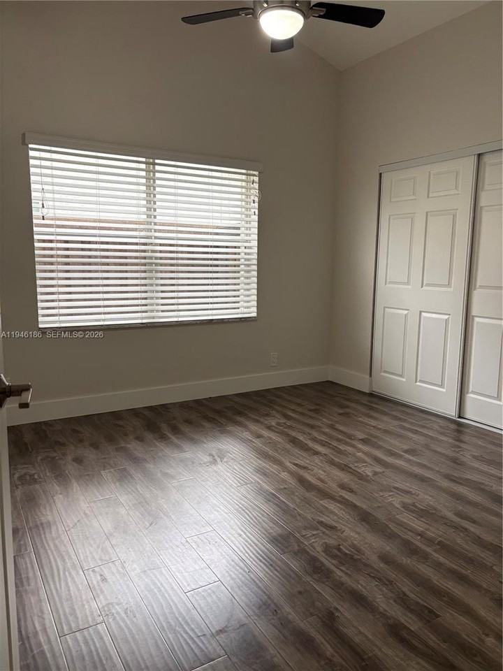 16209 Nw 15th St - Photo 6 of 8