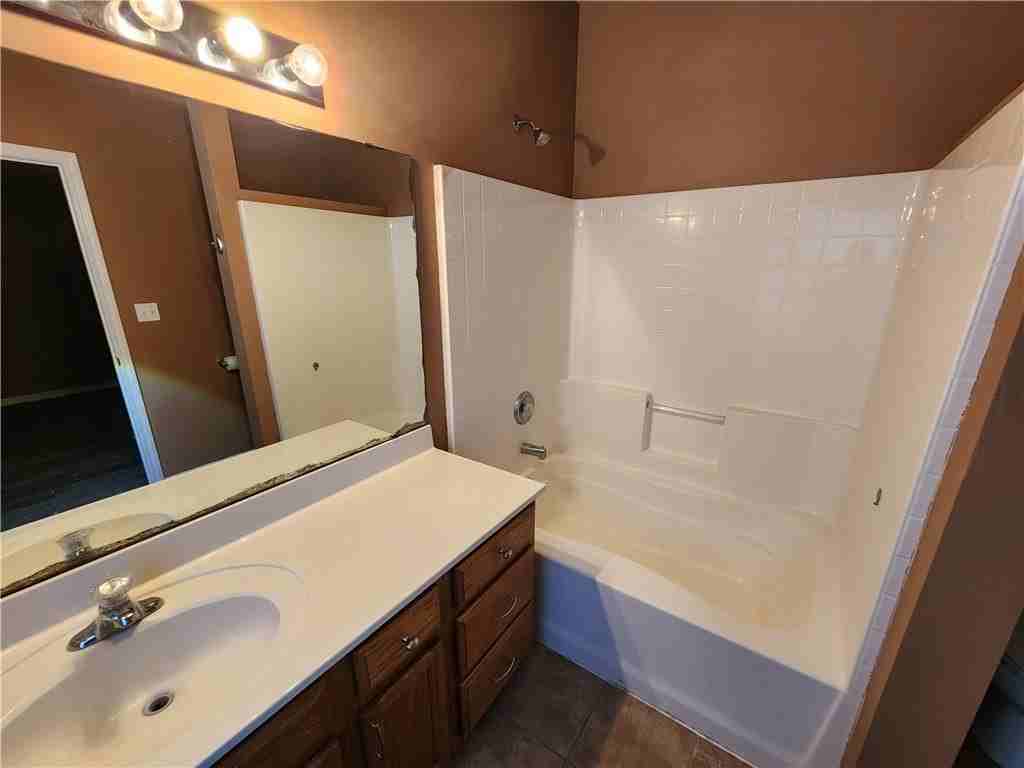 3826 Los Arroyos Dr - Photo 4 of 7