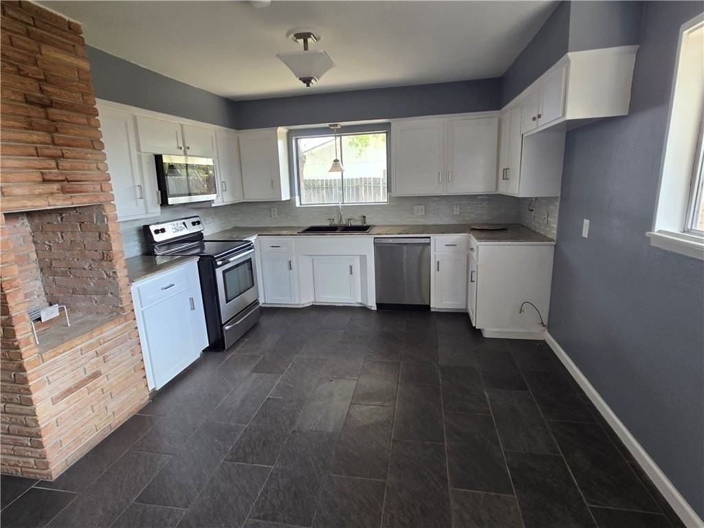 441 Montclair Dr - Photo 5 of 12