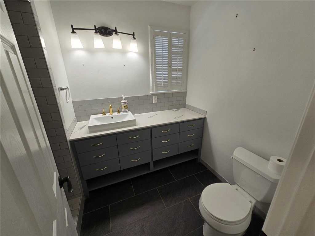 441 Montclair Dr - Photo 7 of 12