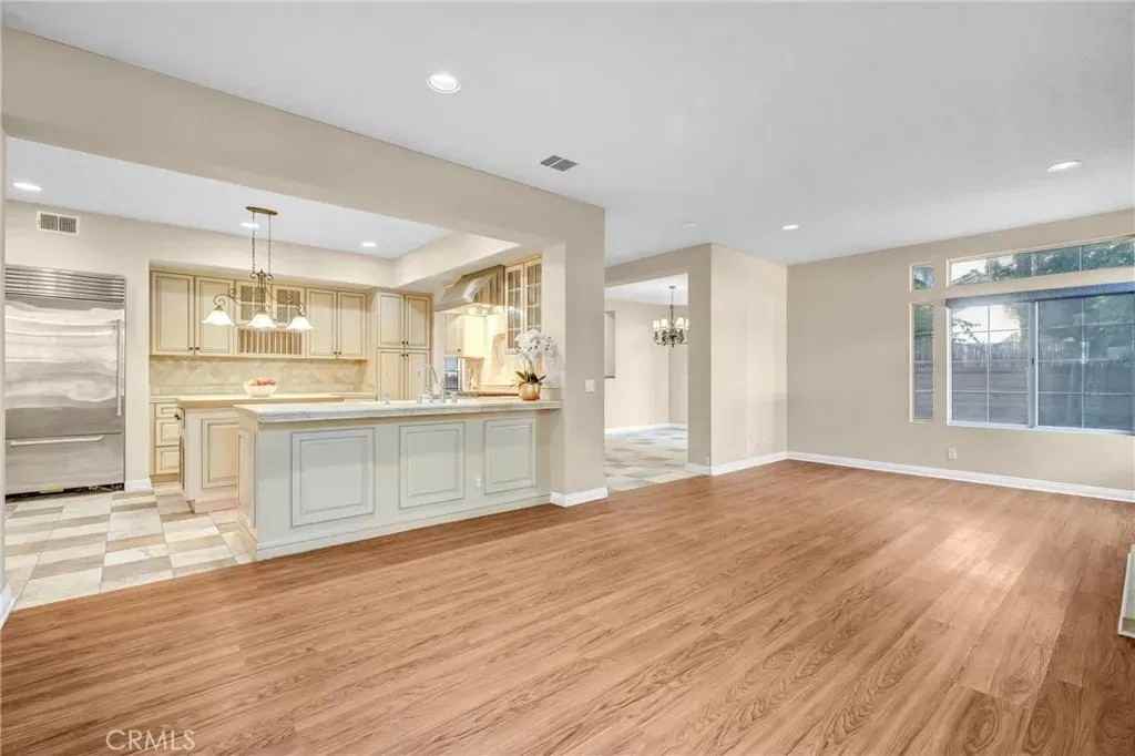 25711 Wood Brook Rd - Photo 2 of 8