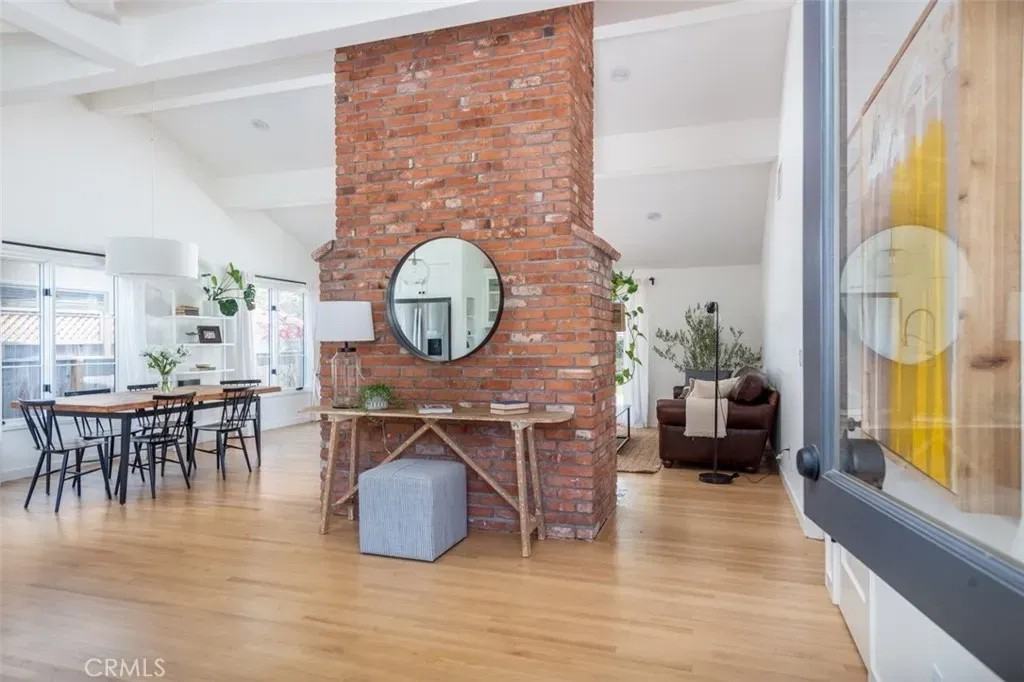 420 Cabrillo St - Photo 3 of 8