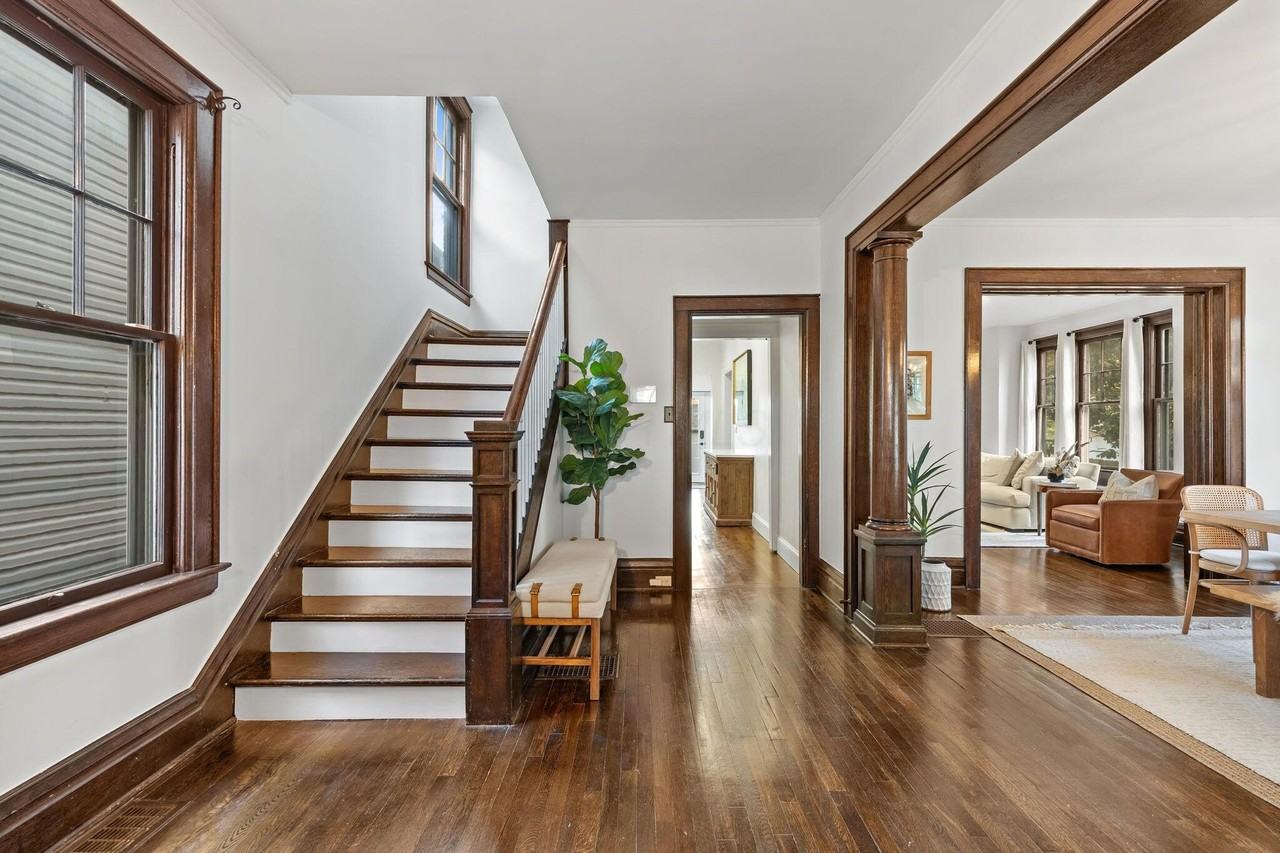 439 Thurman Ave - Photo 2 of 50