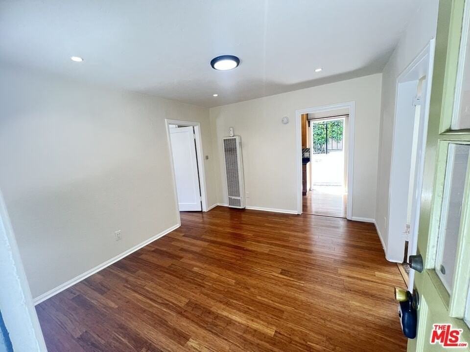 2019 Cypress Ave - Photo 4 of 31