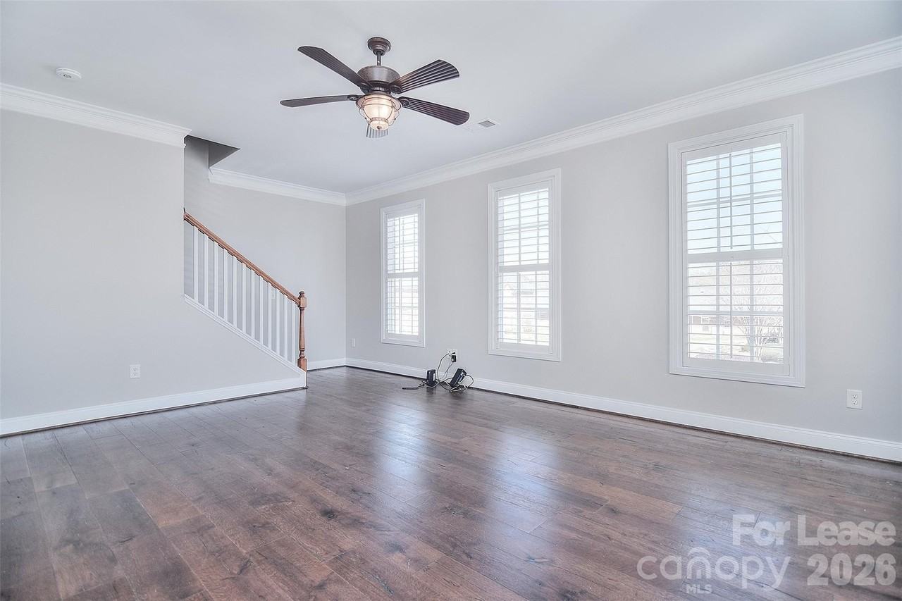 11058 Cedar Walk Ln - Photo 5 of 34