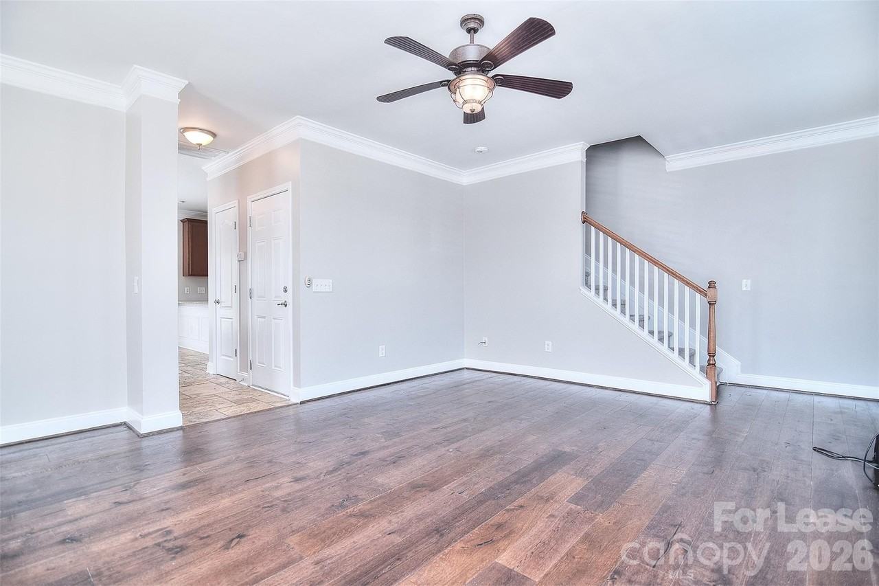 11058 Cedar Walk Ln - Photo 7 of 34