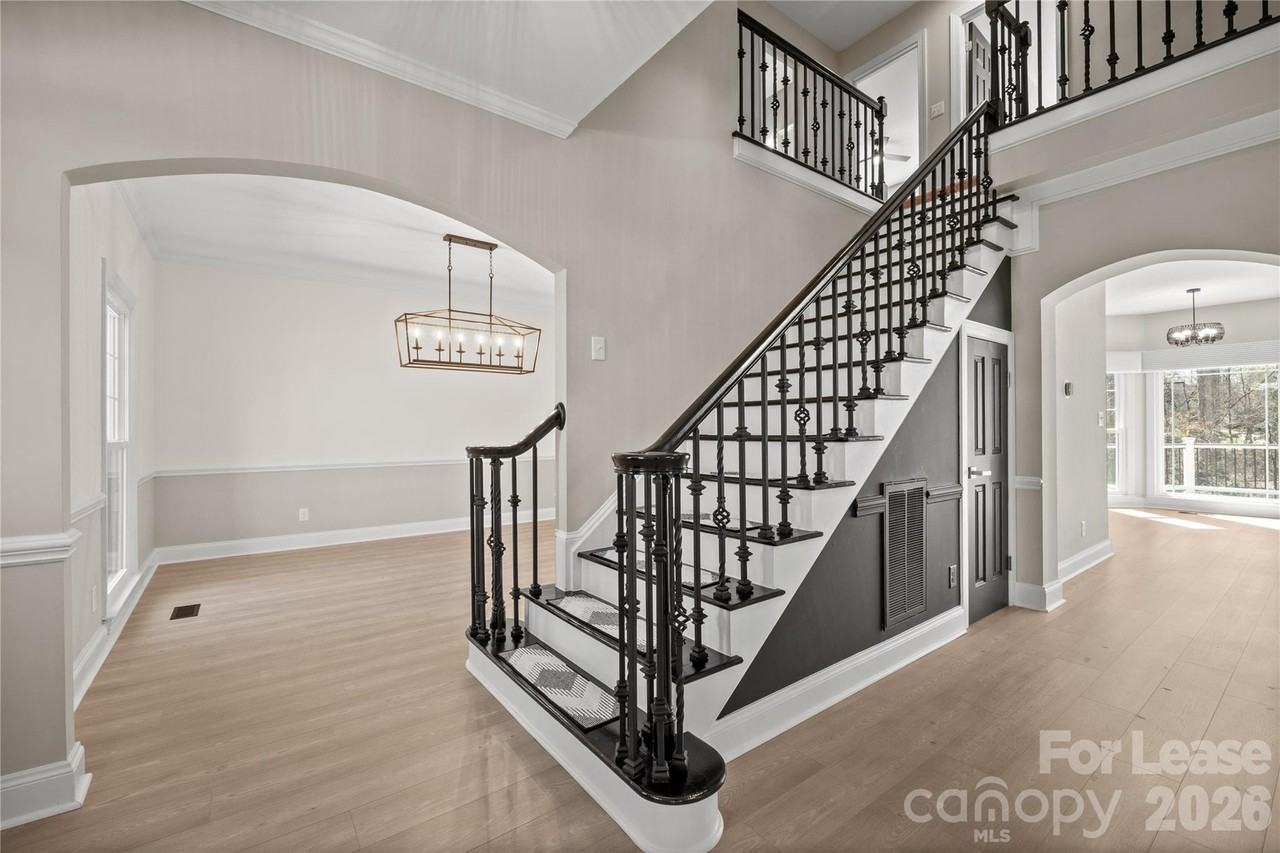 5901 Daria Ct - Photo 3 of 45