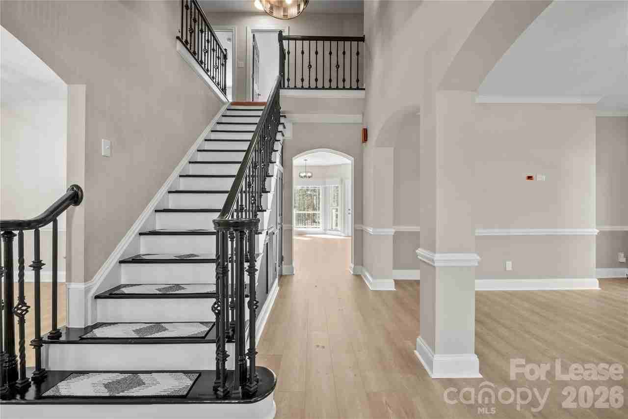 5901 Daria Ct - Photo 4 of 45