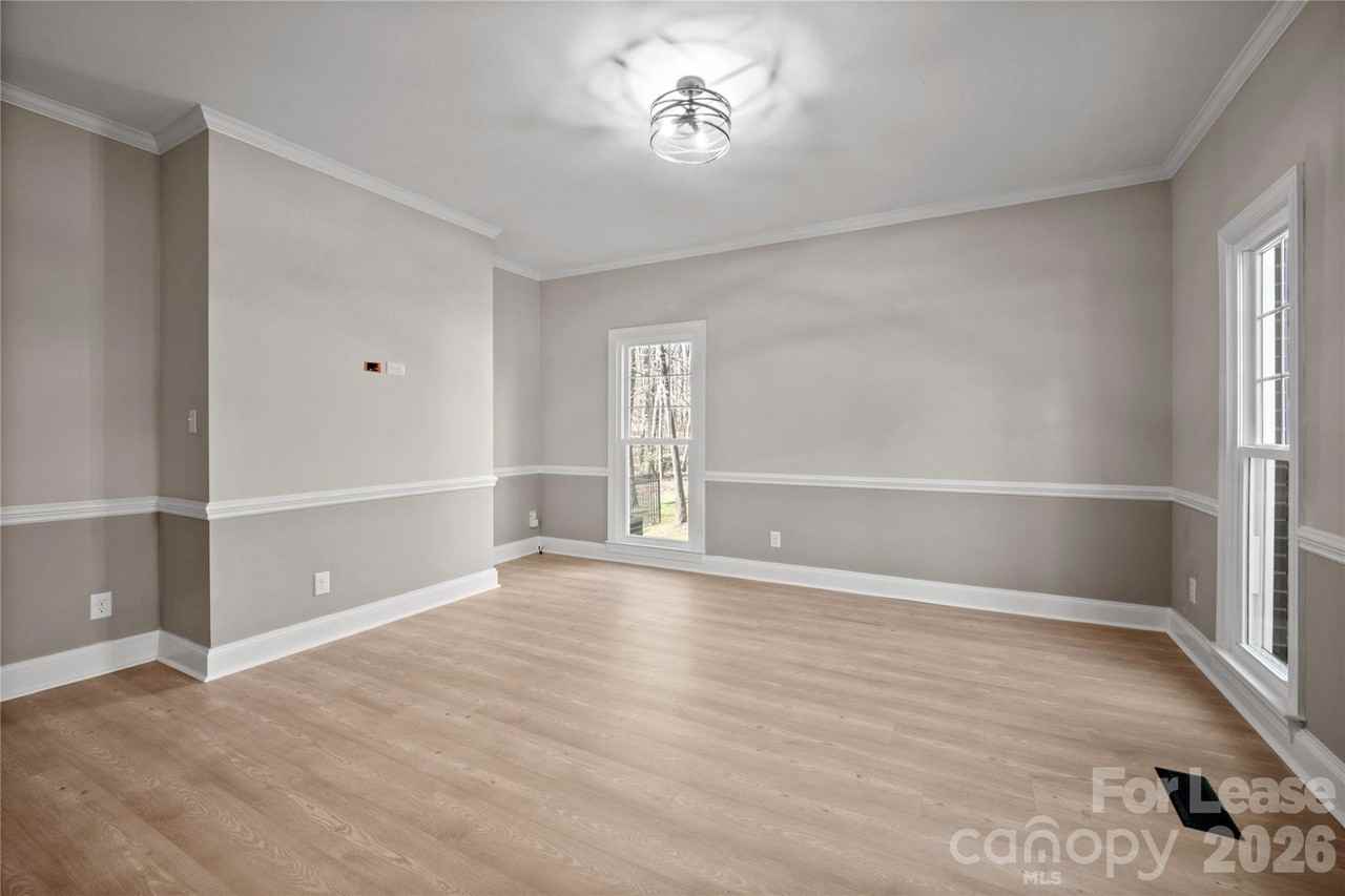 5901 Daria Ct - Photo 5 of 45