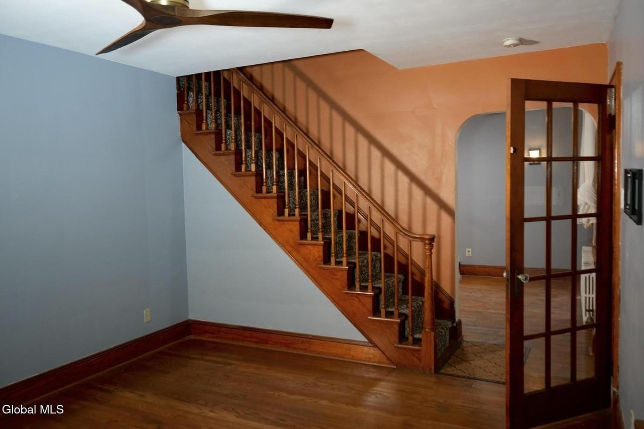 21 Fordham Ct - Photo 3 of 15