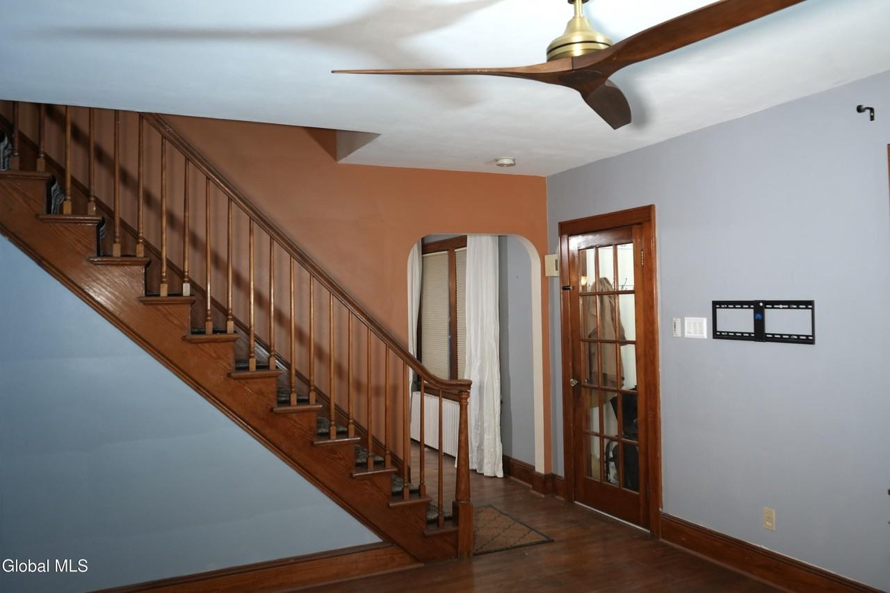 21 Fordham Ct - Photo 4 of 15