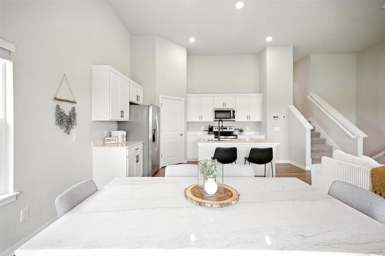 14251 Bentwood Dr - Photo 6 of 32