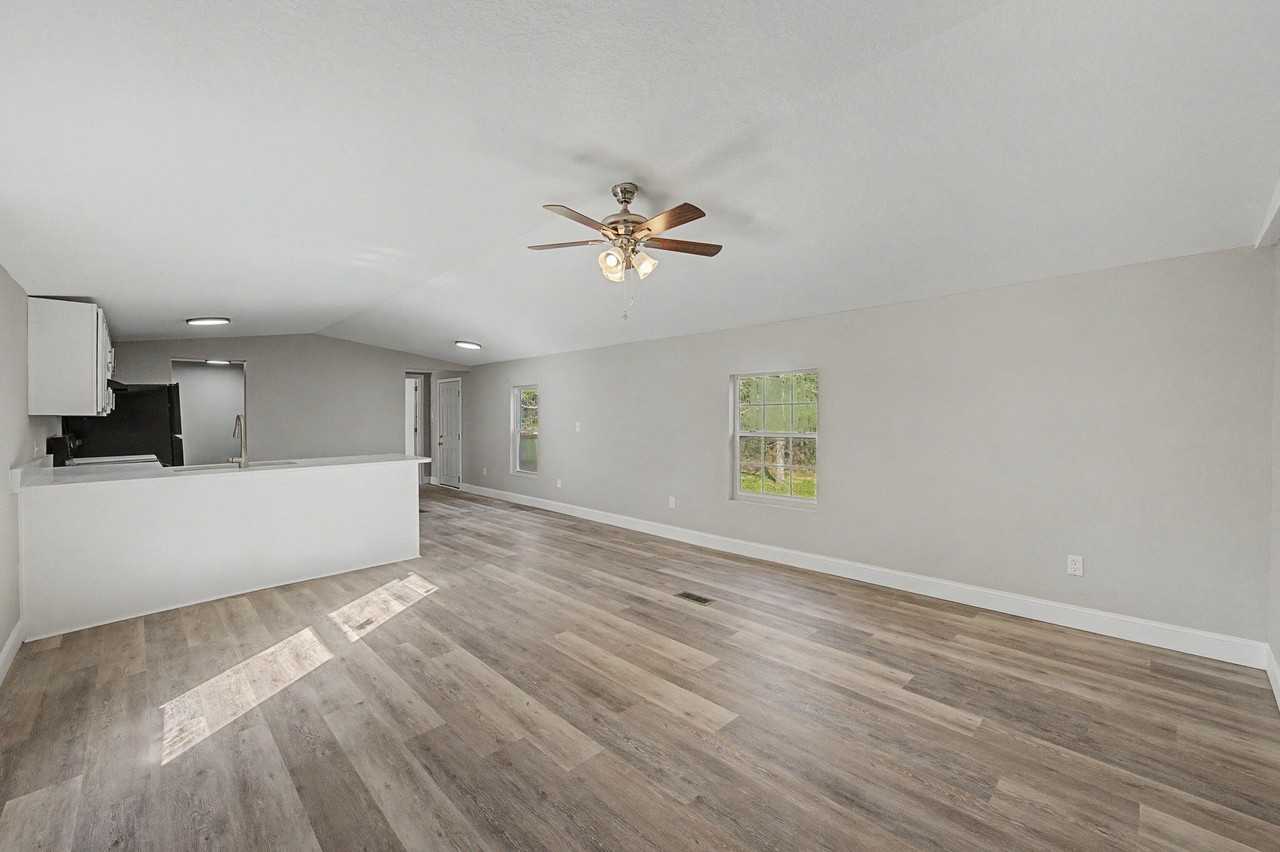 512 W Bach Dr - Photo 6 of 33