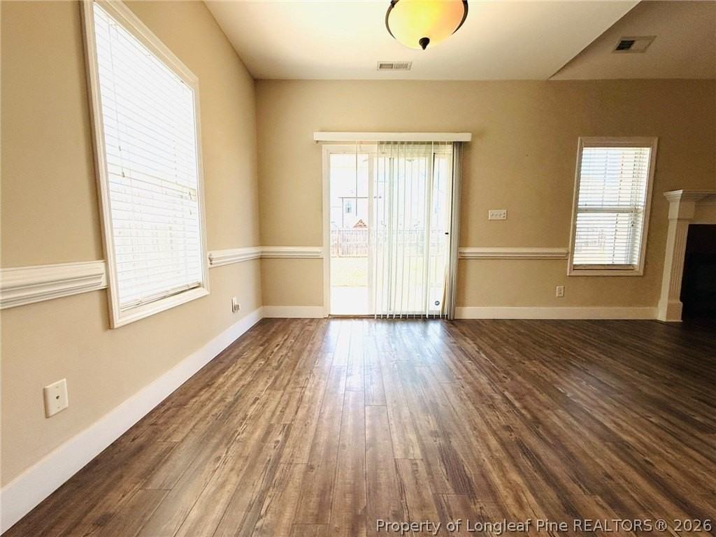 848 Bellingham Way - Photo 3 of 28