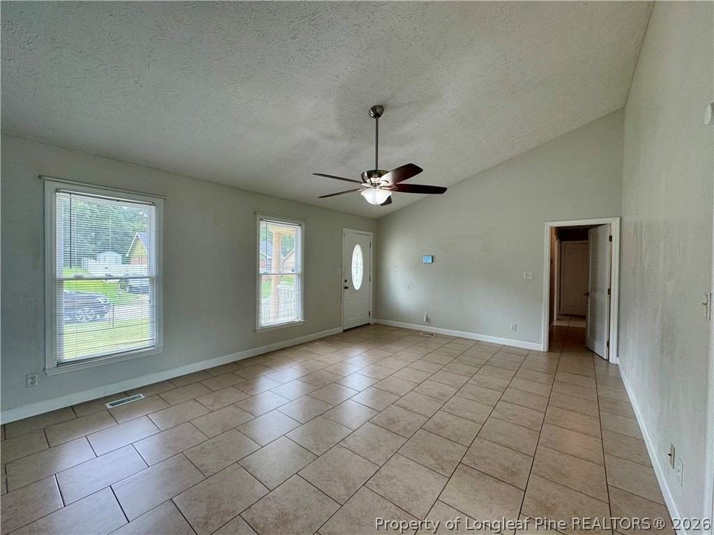 5026 Waterford Dr - Photo 4 of 22