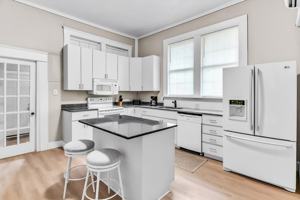 featured image of Carroll Ave